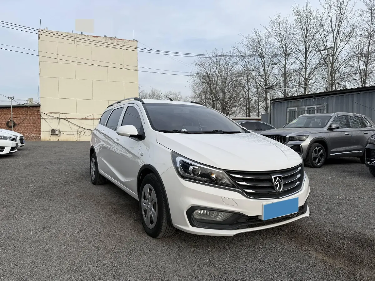 2017 BaoJun 310W 1.5L 112HP L4 6MT,autocango,china used car exporter,china ev exporter,chinese used car exporter,chinese used ev exporter