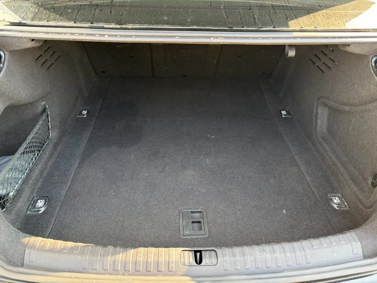 2022 Audi A6L 2.0T 224HP L4 7DCT,autocango,china used car exporter,china ev exporter,chinese used car exporter,chinese used ev exporter