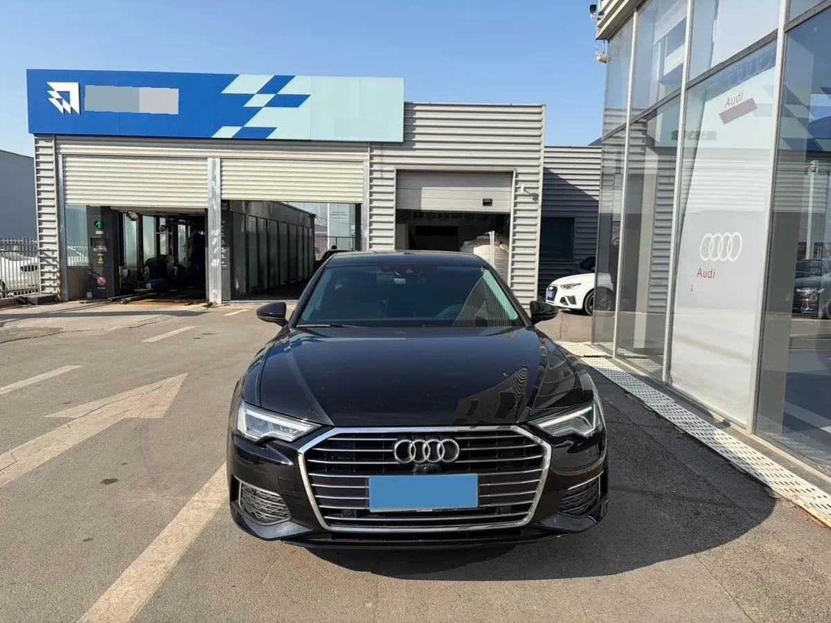 2022 Audi A6L 2.0T 224HP L4 7DCT,autocango,china used car exporter,china ev exporter,chinese used car exporter,chinese used ev exporter