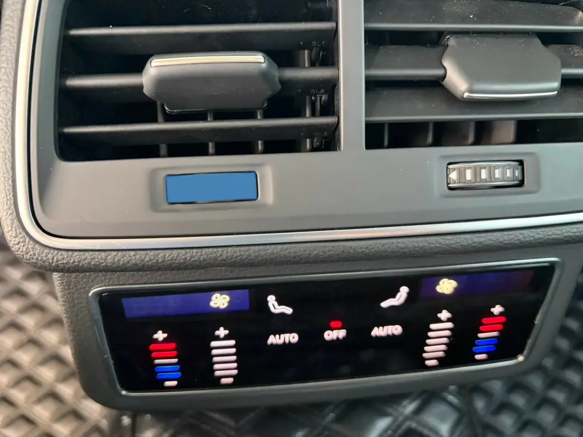 2022 Audi A6L 2.0T 224HP L4 7DCT,autocango,china used car exporter,china ev exporter,chinese used car exporter,chinese used ev exporter