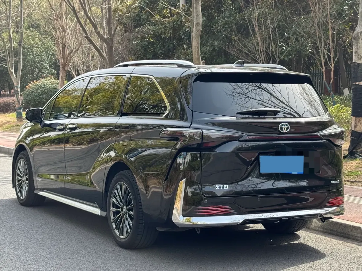 2023 Toyota Granvia 2.5L 189HP L4 E-CVT Hybrid,autocango,china used car exporter,china ev exporter,chinese used car exporter,chinese used ev exporter