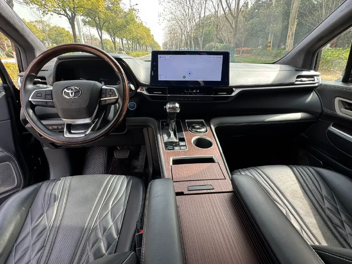 2023 Toyota Granvia 2.5L 189HP L4 E-CVT Hybrid,autocango,china used car exporter,china ev exporter,chinese used car exporter,chinese used ev exporter