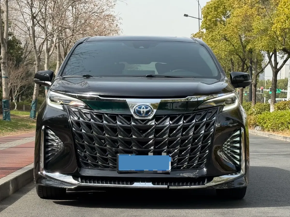 2023 Toyota Granvia 2.5L 189HP L4 E-CVT Hybrid,autocango,china used car exporter,china ev exporter,chinese used car exporter,chinese used ev exporter
