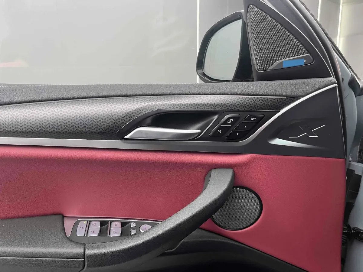 2022 BMW X4 2.0T 245HP L4 8AT,autocango,china used car exporter,china ev exporter,chinese used car exporter,chinese used ev exporter