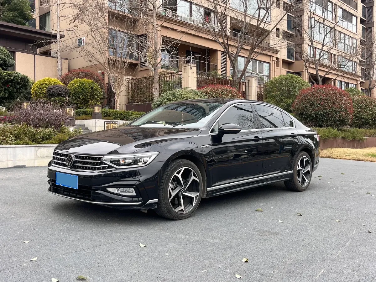 2024 Volkswagen Magotan 2.0T 186HP L4 7DCT,autocango,china used car exporter,china ev exporter,chinese used car exporter,chinese used ev exporter