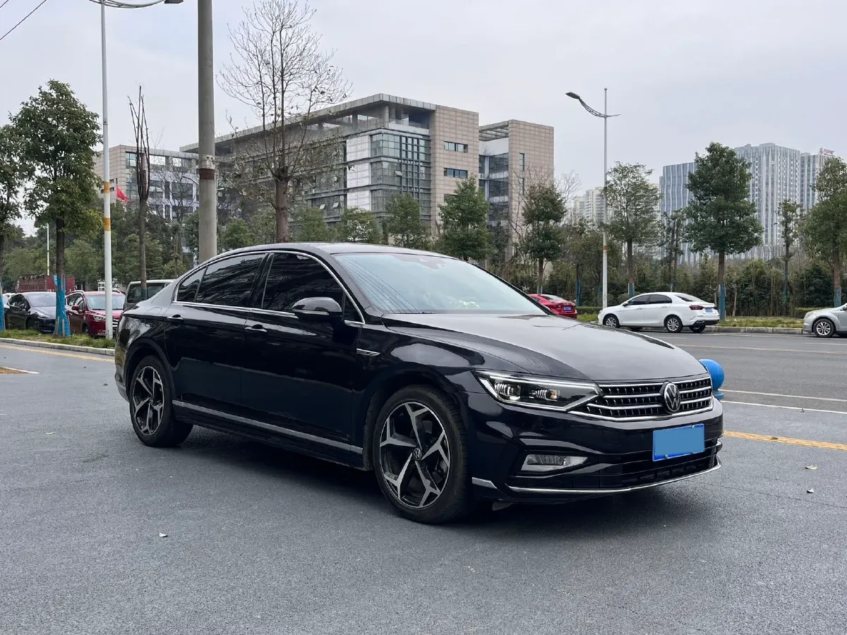 2024 Volkswagen Magotan 2.0T 186HP L4 7DCT,autocango,china used car exporter,china ev exporter,chinese used car exporter,chinese used ev exporter