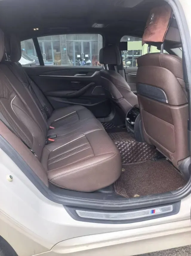 2022 BMW 5 Series 2.0T 252HP L4 8AT,autocango,china used car exporter,china ev exporter,chinese used car exporter,chinese used ev exporter