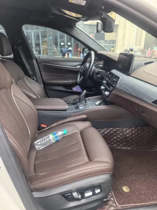 2022 BMW 5 Series 2.0T 252HP L4 8AT,autocango,china used car exporter,china ev exporter,chinese used car exporter,chinese used ev exporter