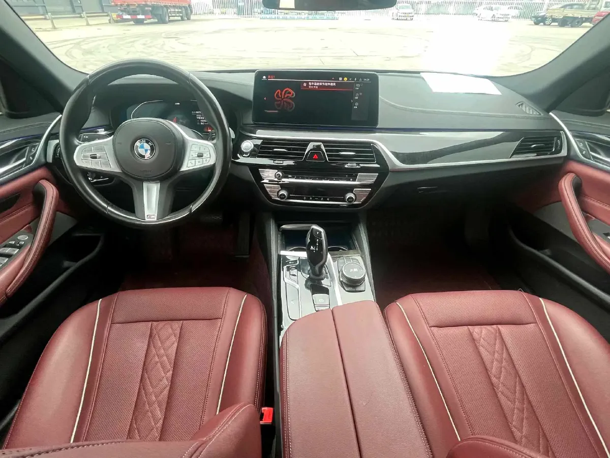 2022 BMW 5 Series 2.0T 184HP L4 8AT,autocango,china used car exporter,china ev exporter,chinese used car exporter,chinese used ev exporter