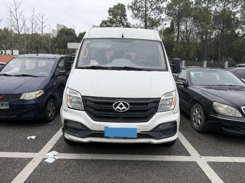 2018 MAXUS XinTu V80 2.5T 136HP L4 6MT,autocango,china used car exporter,china ev exporter,chinese used car exporter,chinese used ev exporter