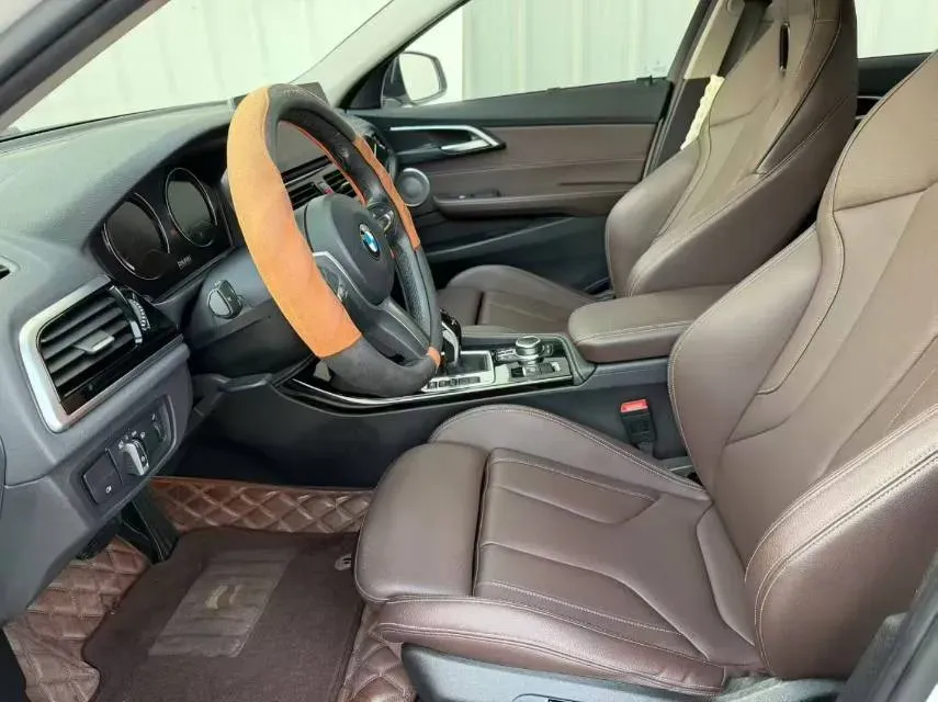 2023 BMW 1 Series 2.0T 178HP L4 7DCT,autocango,china used car exporter,china ev exporter,chinese used car exporter,chinese used ev exporter