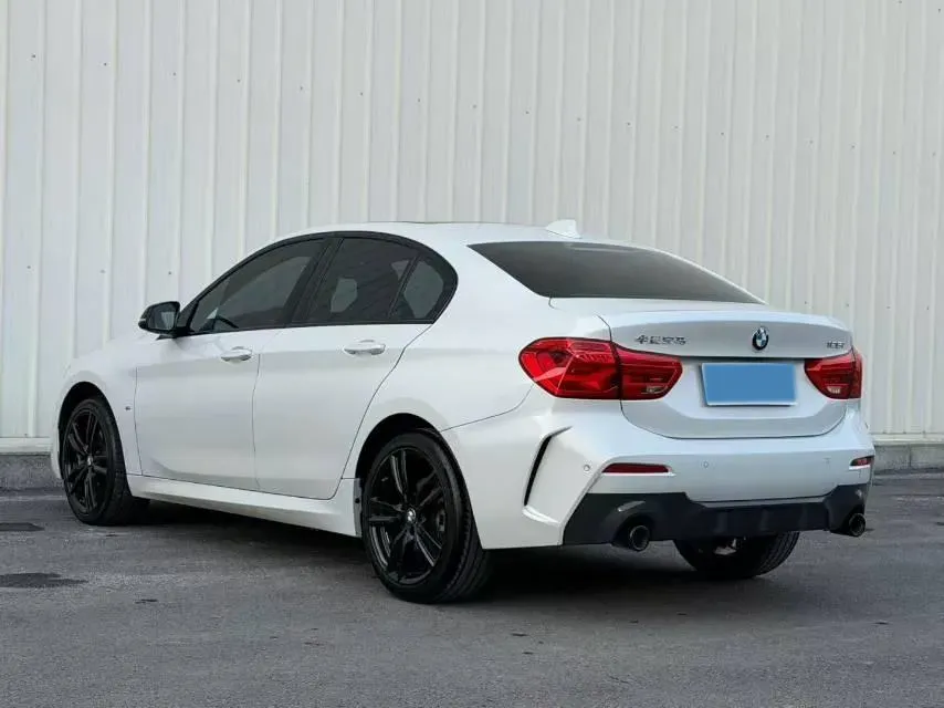 2023 BMW 1 Series 2.0T 178HP L4 7DCT,autocango,china used car exporter,china ev exporter,chinese used car exporter,chinese used ev exporter