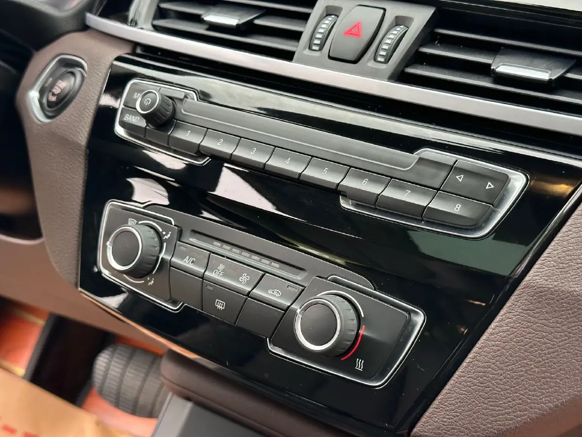 2022 BMW X1 1.5T 140HP L3 7DCT,autocango,china used car exporter,china ev exporter,chinese used car exporter,chinese used ev exporter