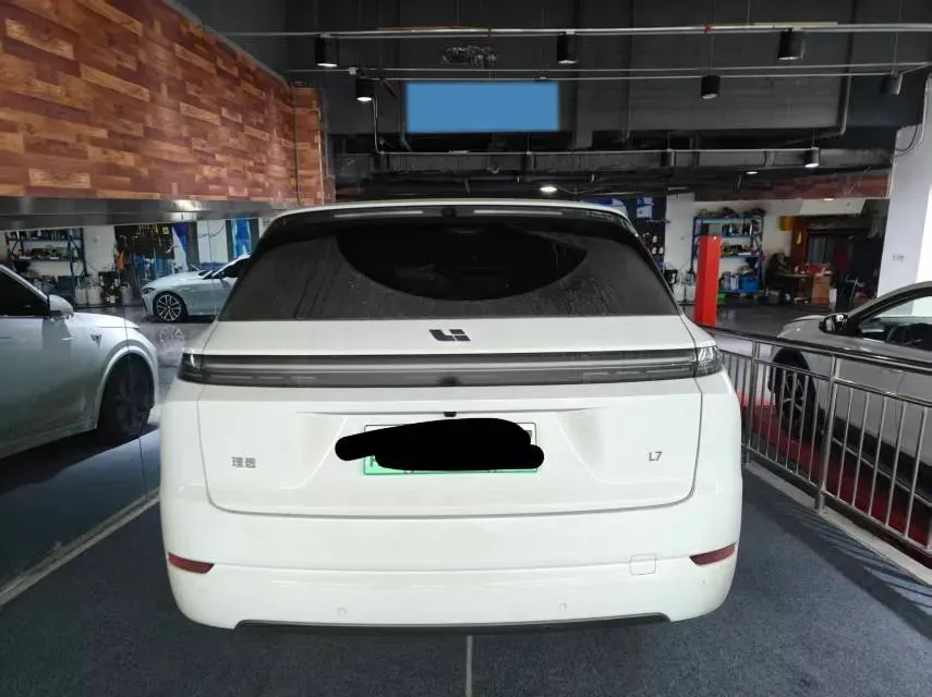 2024 Li L8 Range Extended 154HP REEV 42.8KWH,autocango,china used car exporter,china ev exporter,chinese used car exporter,chinese used ev exporter
