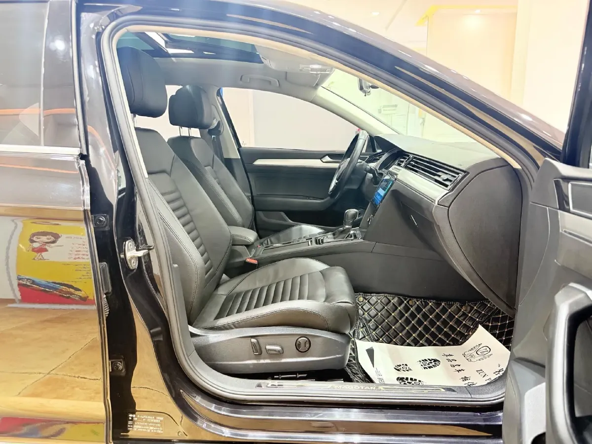 2018 Volkswagen Magotan 1.8T 180HP L4 7DCT,autocango,china used car exporter,china ev exporter,chinese used car exporter,chinese used ev exporter