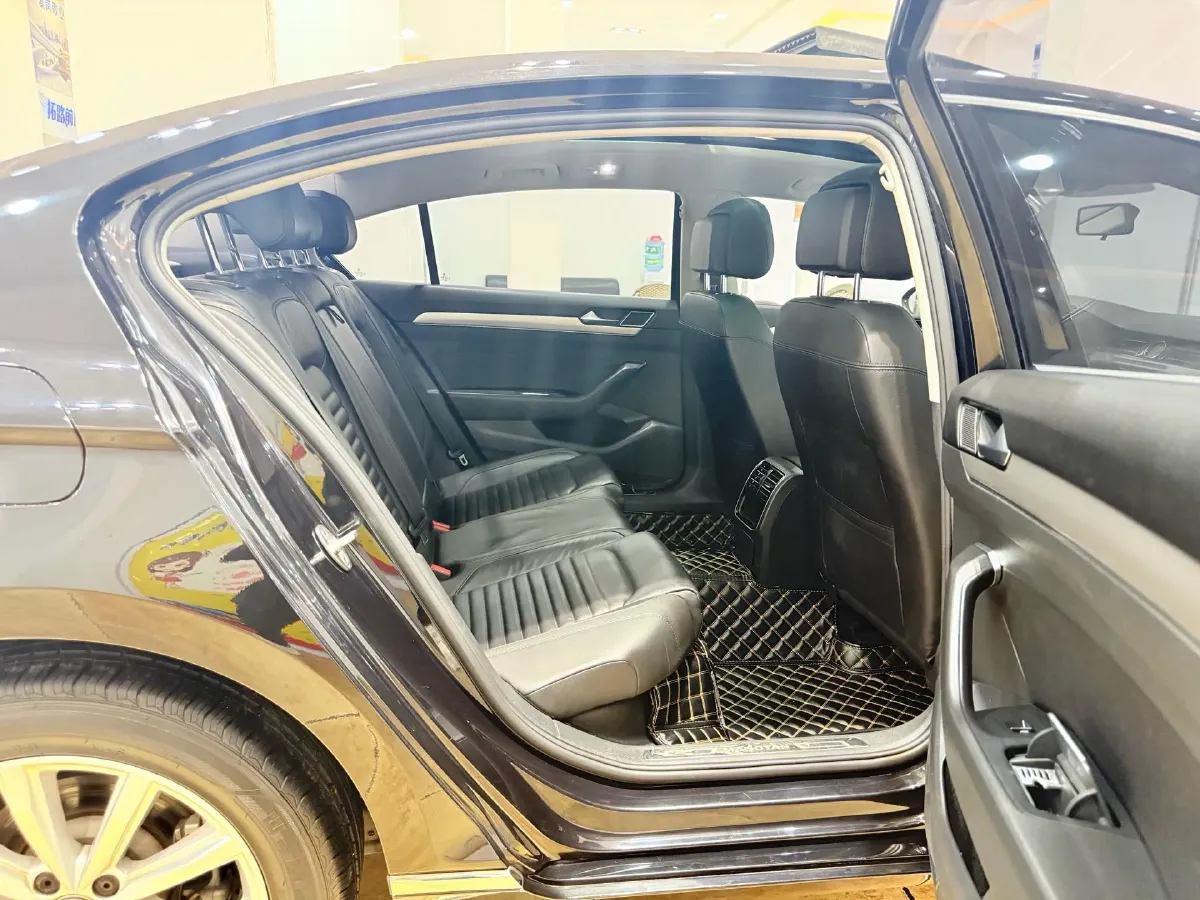 2018 Volkswagen Magotan 1.8T 180HP L4 7DCT,autocango,china used car exporter,china ev exporter,chinese used car exporter,chinese used ev exporter