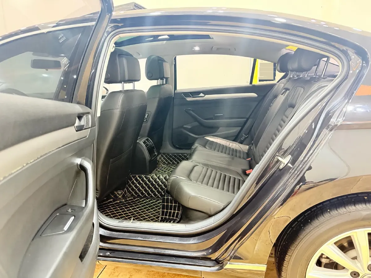 2018 Volkswagen Magotan 1.8T 180HP L4 7DCT,autocango,china used car exporter,china ev exporter,chinese used car exporter,chinese used ev exporter