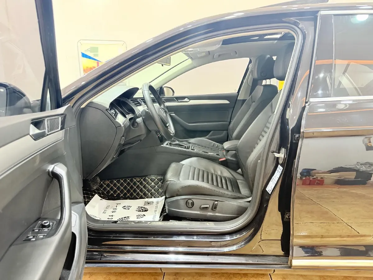 2018 Volkswagen Magotan 1.8T 180HP L4 7DCT,autocango,china used car exporter,china ev exporter,chinese used car exporter,chinese used ev exporter