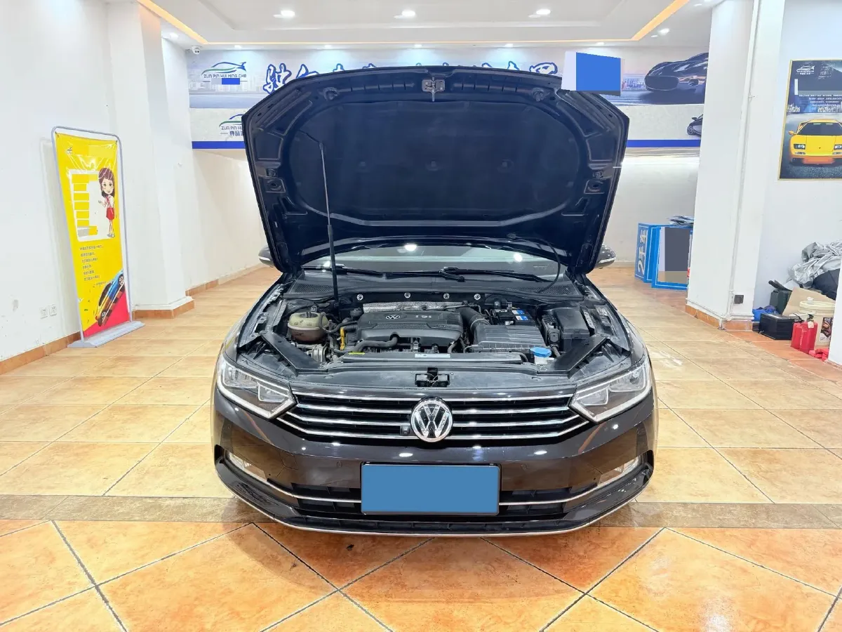 2018 Volkswagen Magotan 1.8T 180HP L4 7DCT,autocango,china used car exporter,china ev exporter,chinese used car exporter,chinese used ev exporter