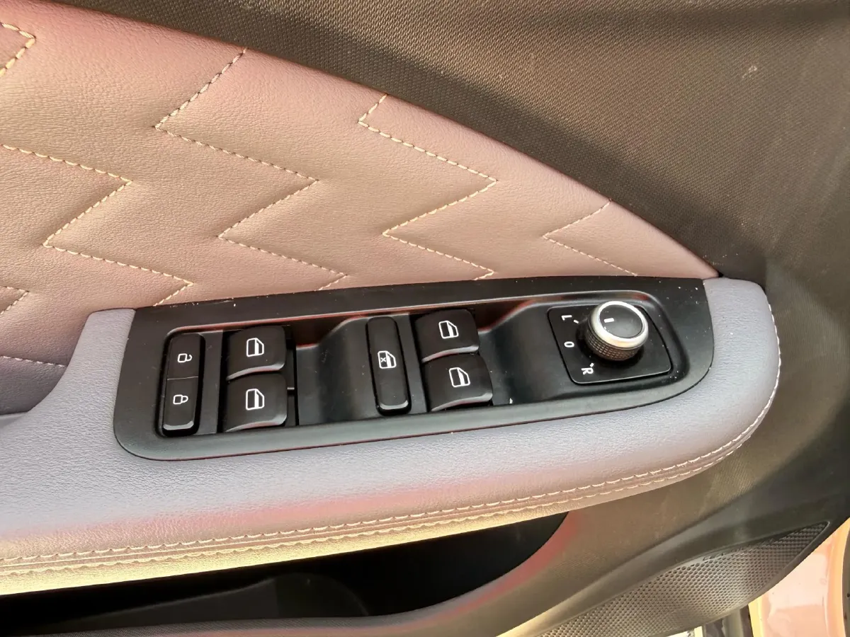 2021 Leapmotor T03 BEV 41KWH,autocango,china used car exporter,china ev exporter,chinese used car exporter,chinese used ev exporter