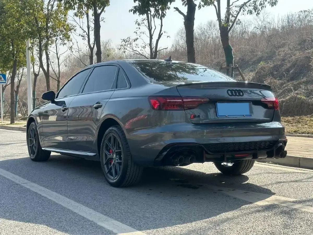 2022 Audi A4L 2.0T 150HP L4 7DCT,autocango,china used car exporter,china ev exporter,chinese used car exporter,chinese used ev exporter