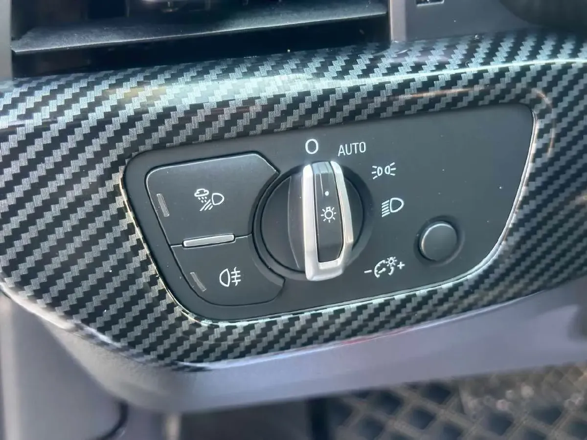 2022 Audi A4L 2.0T 150HP L4 7DCT,autocango,china used car exporter,china ev exporter,chinese used car exporter,chinese used ev exporter