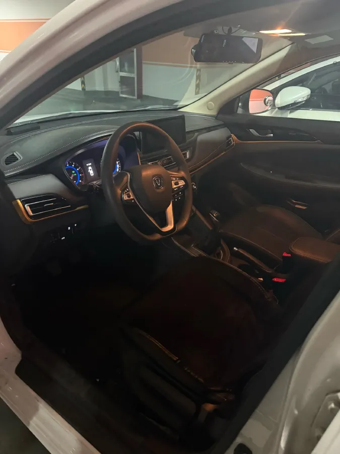 2019 ChangAn Eado DT 1.6L 125HP L4 5MT,autocango,china used car exporter,china ev exporter,chinese used car exporter,chinese used ev exporter