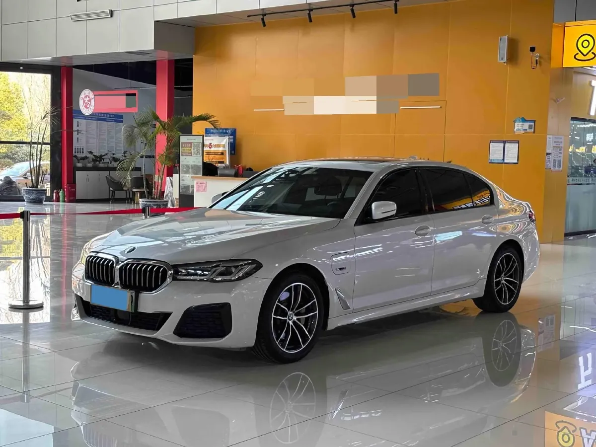 2022 BMW 5 Series 2.0T 184HP L4 8AT PHEV 17.7KWH,autocango,china used car exporter,china ev exporter,chinese used car exporter,chinese used ev exporter