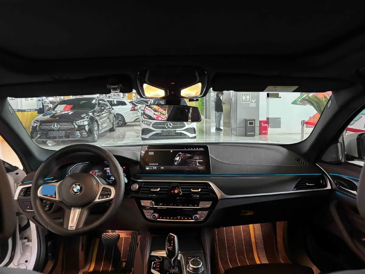 2022 BMW 5 Series 2.0T 184HP L4 8AT PHEV 17.7KWH,autocango,china used car exporter,china ev exporter,chinese used car exporter,chinese used ev exporter