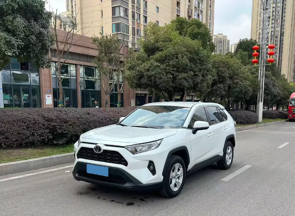 2024 Toyota RAV4 2.0L 171HP L4 CVT,autocango,china used car exporter,china ev exporter,chinese used car exporter,chinese used ev exporter