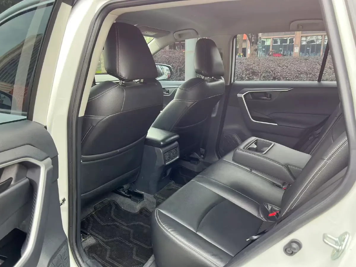 2024 Toyota RAV4 2.0L 171HP L4 CVT,autocango,china used car exporter,china ev exporter,chinese used car exporter,chinese used ev exporter