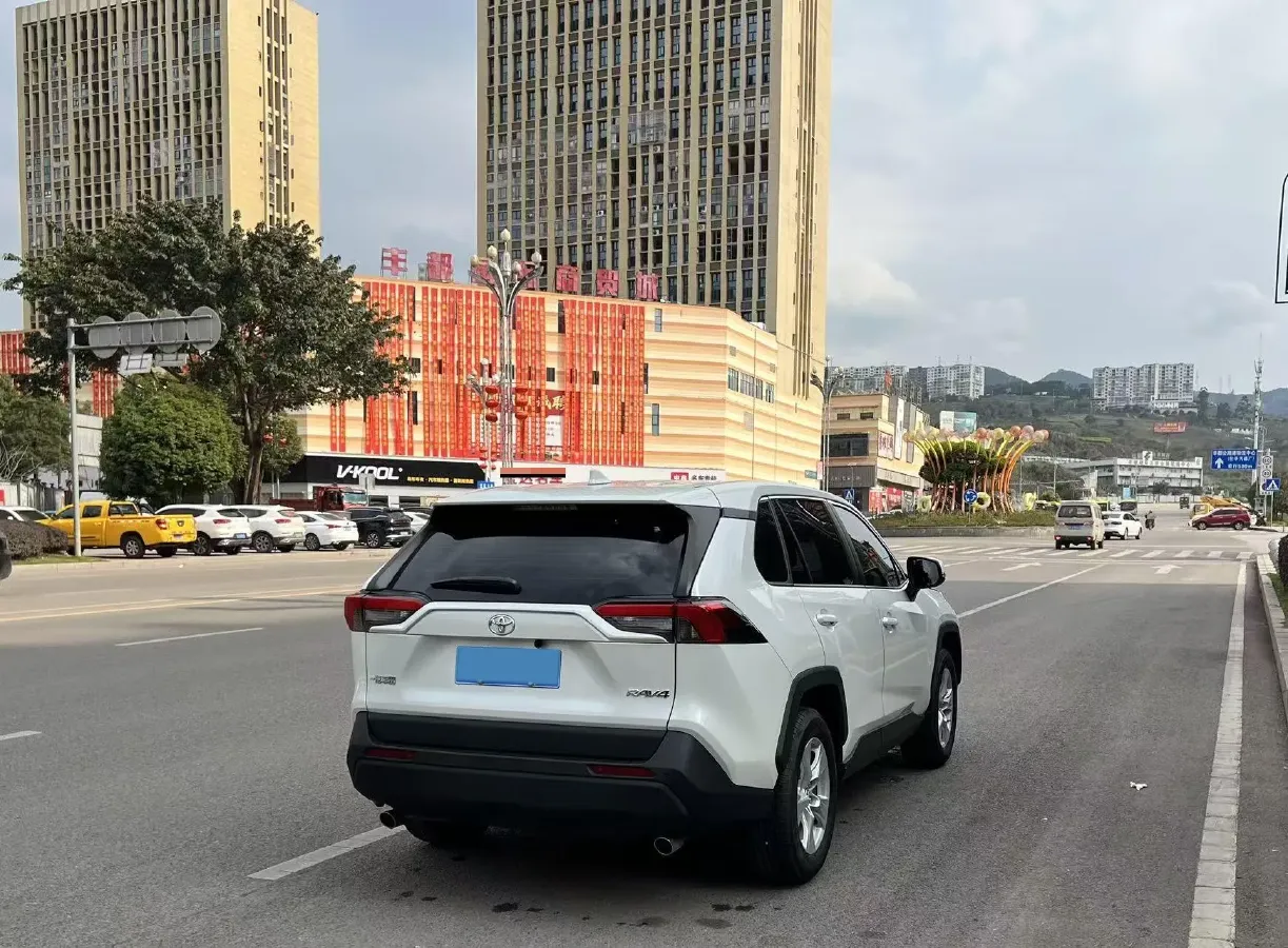 2024 Toyota RAV4 2.0L 171HP L4 CVT,autocango,china used car exporter,china ev exporter,chinese used car exporter,chinese used ev exporter