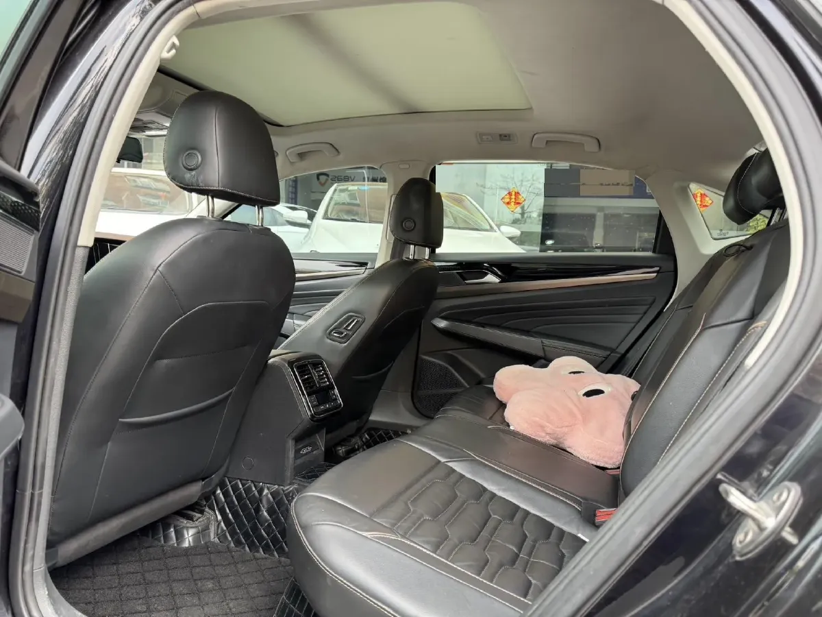 2019 Skoda Kodiak 2.0T 186HP L4 7DCT,autocango,china used car exporter,china ev exporter,chinese used car exporter,chinese used ev exporter