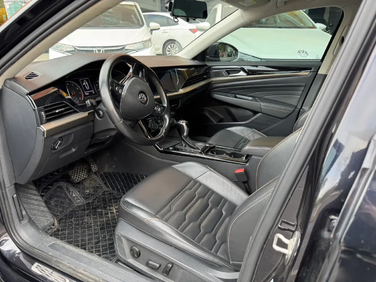 2019 Skoda Kodiak 2.0T 186HP L4 7DCT,autocango,china used car exporter,china ev exporter,chinese used car exporter,chinese used ev exporter