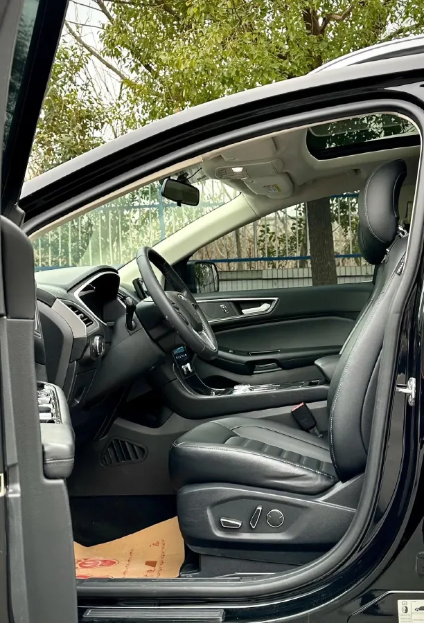 2021 Ford Edge 2.0T 245HP L4 8AT,autocango,china used car exporter,china ev exporter,chinese used car exporter,chinese used ev exporter