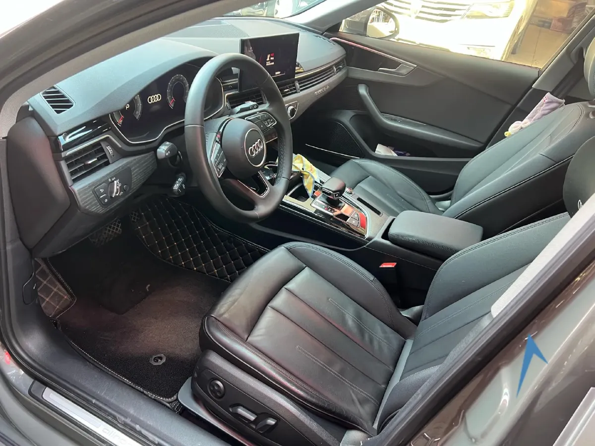 2024 Audi A4 2.0T 265HP L4 7DCT,autocango,china used car exporter,china ev exporter,chinese used car exporter,chinese used ev exporter
