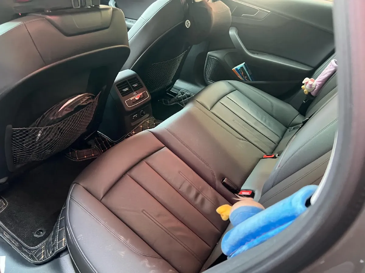 2024 Audi A4 2.0T 265HP L4 7DCT,autocango,china used car exporter,china ev exporter,chinese used car exporter,chinese used ev exporter