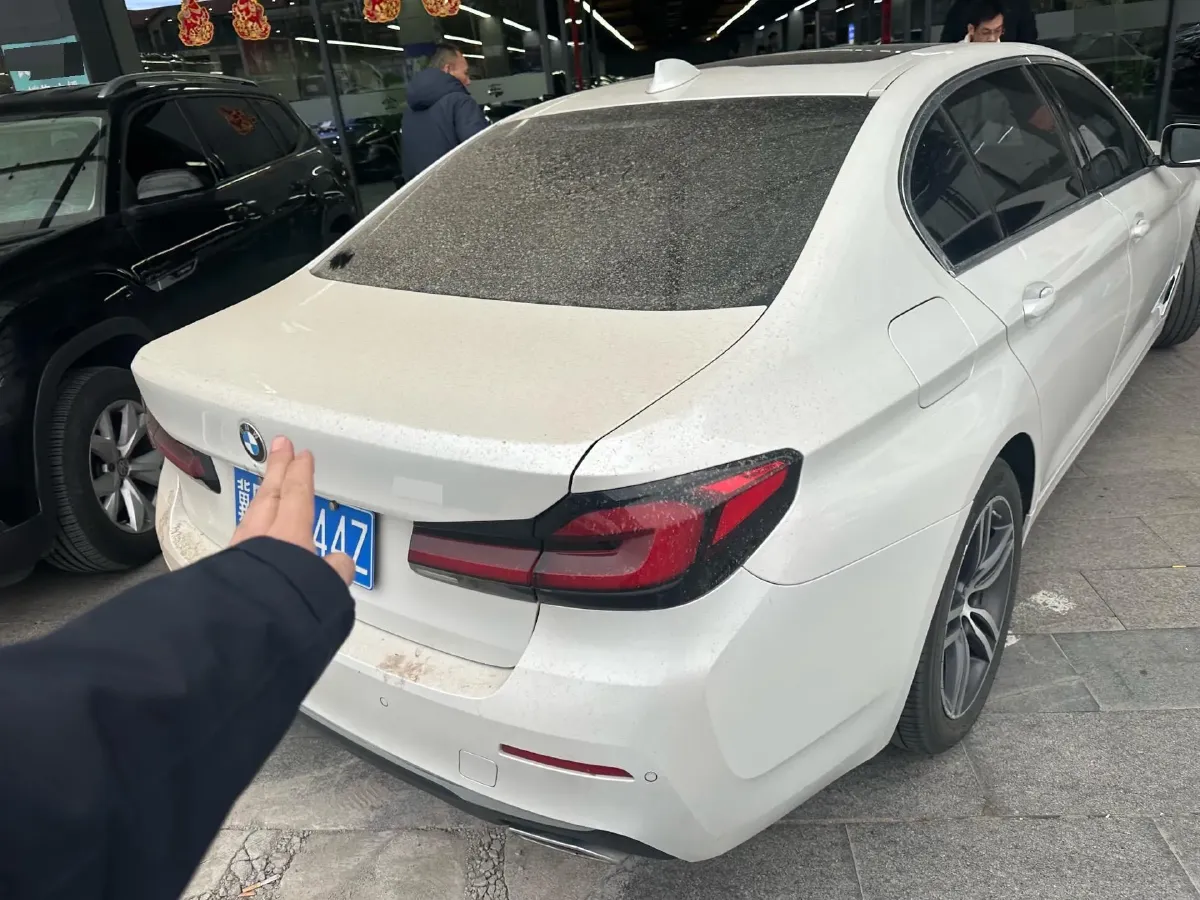 2022 BMW 5 Series 2.0T 252HP L4 8AT,autocango,china used car exporter,china ev exporter,chinese used car exporter,chinese used ev exporter