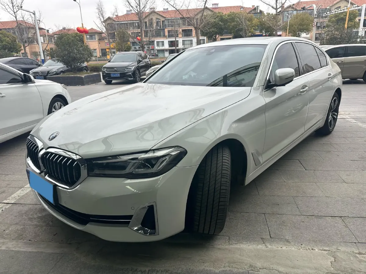 2022 BMW 5 Series 2.0T 252HP L4 8AT,autocango,china used car exporter,china ev exporter,chinese used car exporter,chinese used ev exporter