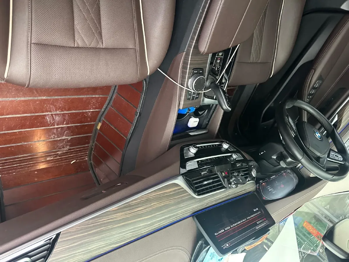 2022 BMW 5 Series 2.0T 252HP L4 8AT,autocango,china used car exporter,china ev exporter,chinese used car exporter,chinese used ev exporter