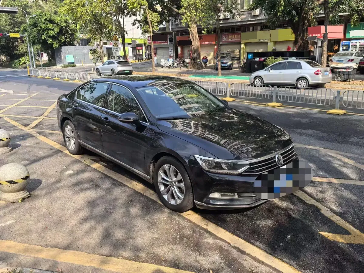 2018 Volkswagen Magotan 1.8T 180HP L4 7DCT,autocango,china used car exporter,china ev exporter,chinese used car exporter,chinese used ev exporter