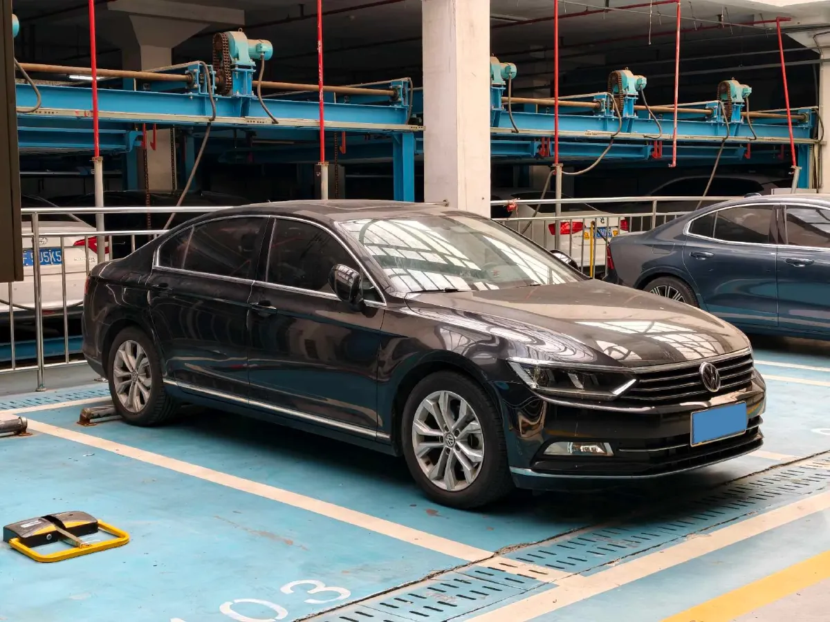 2019 Volkswagen Magotan 2.0T 186HP L4 7DCT,autocango,china used car exporter,china ev exporter,chinese used car exporter,chinese used ev exporter