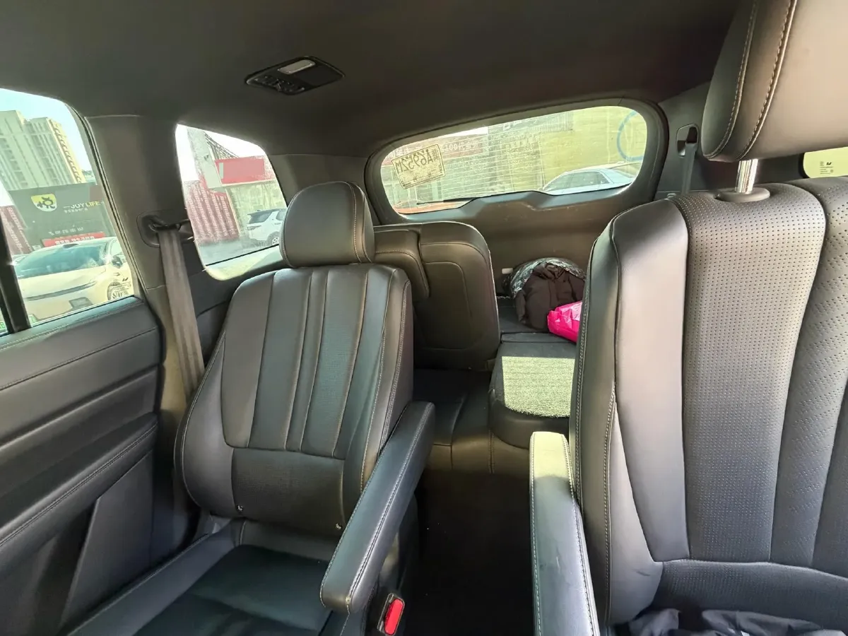 2020 Li ONE Range Extended 131HP REEV 40.5KWH,autocango,china used car exporter,china ev exporter,chinese used car exporter,chinese used ev exporter