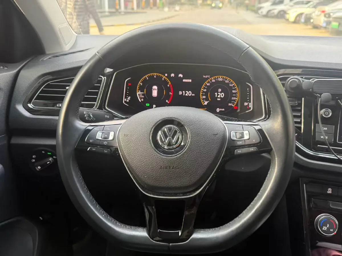 2020 Volkswagen T-Roc 1.4T 150HP L4 7DCT,autocango,china used car exporter,china ev exporter,chinese used car exporter,chinese used ev exporter