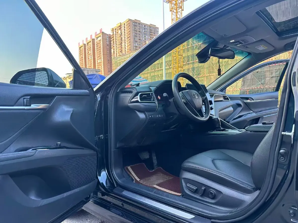 2021 Toyota Camry 2.5L 209HP L4 8AT,autocango,china used car exporter,china ev exporter,chinese used car exporter,chinese used ev exporter
