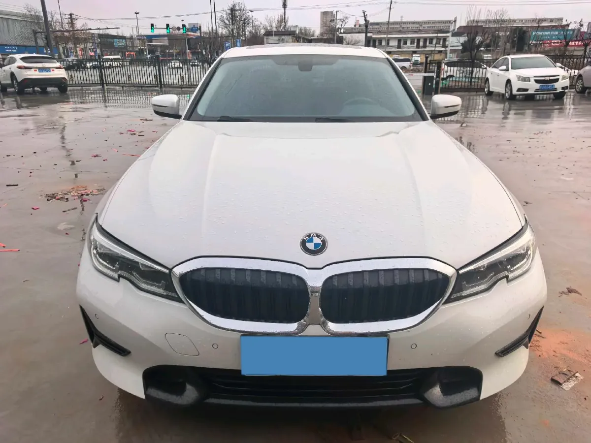 2022 BMW 3 Series 2.0T 156HP L4 8AT,autocango,china used car exporter,china ev exporter,chinese used car exporter,chinese used ev exporter