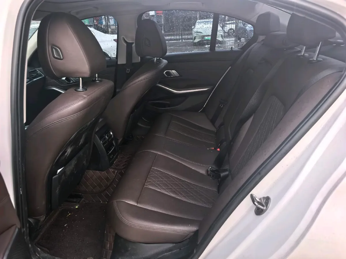 2022 BMW 3 Series 2.0T 156HP L4 8AT,autocango,china used car exporter,china ev exporter,chinese used car exporter,chinese used ev exporter