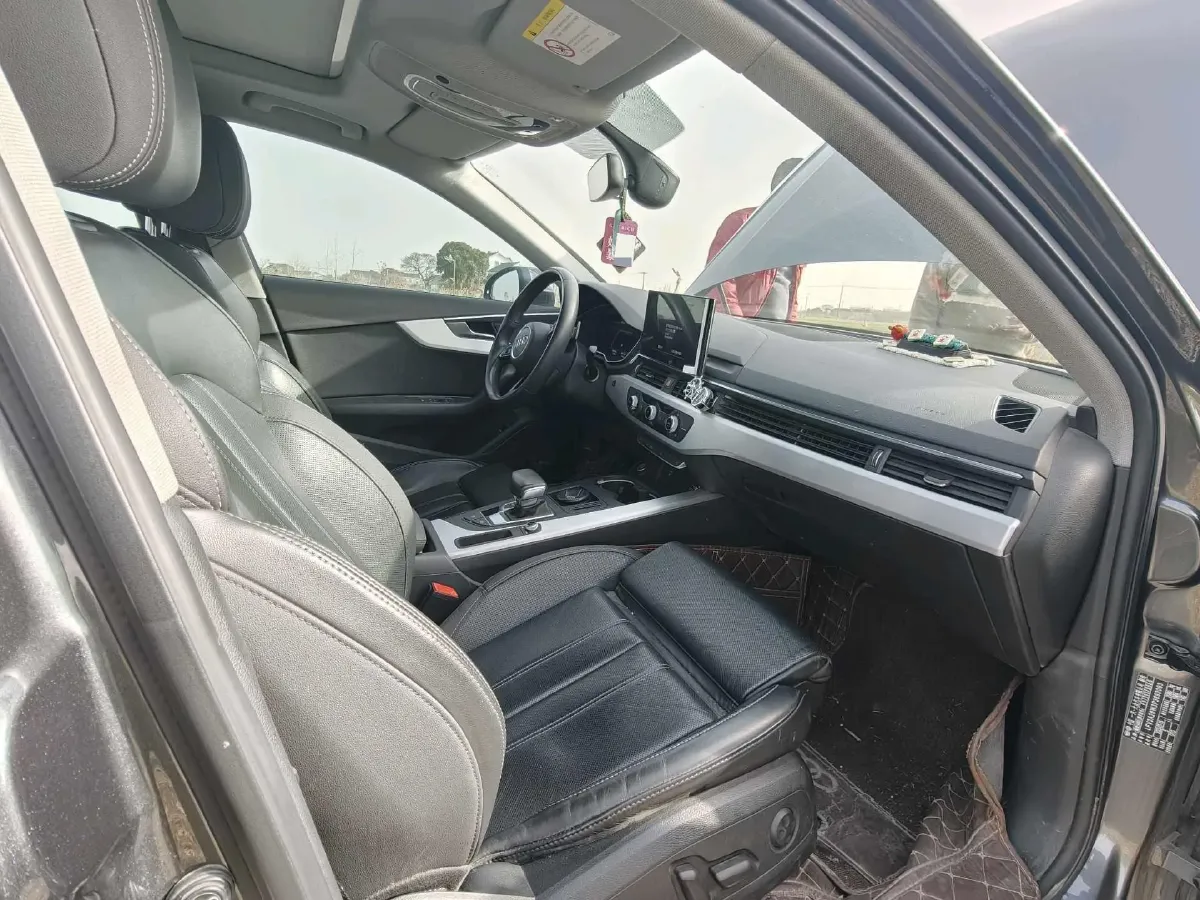 2023 Audi A4L 2.0T 190HP L4 7DCT,autocango,china used car exporter,china ev exporter,chinese used car exporter,chinese used ev exporter