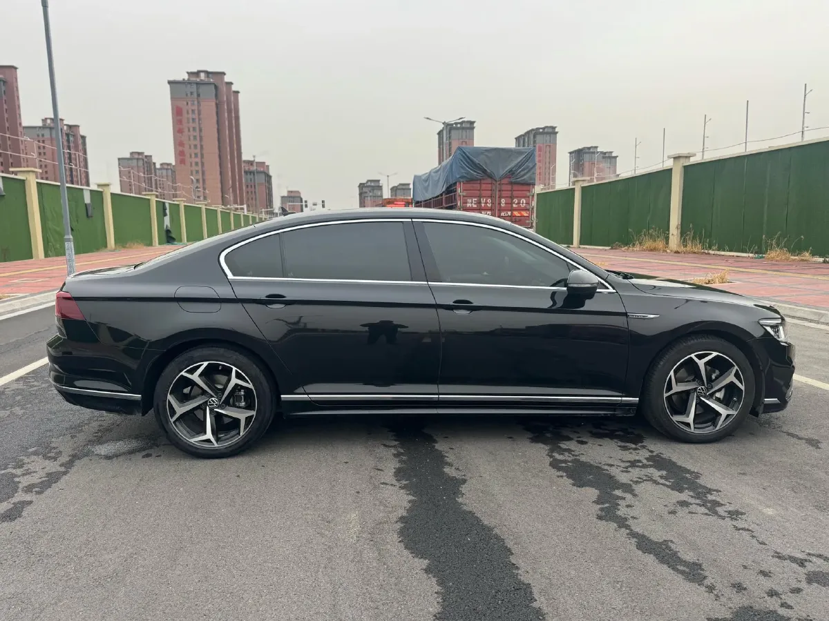 2023 Volkswagen Magotan 2.0T 186HP L4 7DCT,autocango,china used car exporter,china ev exporter,chinese used car exporter,chinese used ev exporter