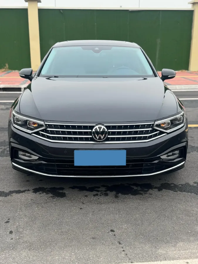 2023 Volkswagen Magotan 2.0T 186HP L4 7DCT,autocango,china used car exporter,china ev exporter,chinese used car exporter,chinese used ev exporter
